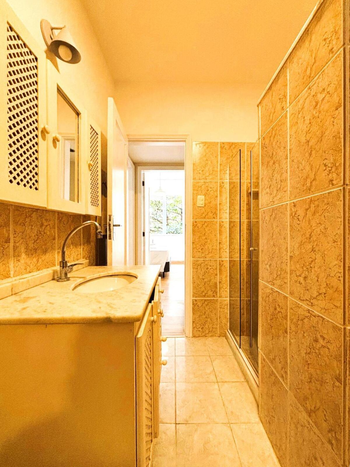 Apartamento Amplo No Leblon *